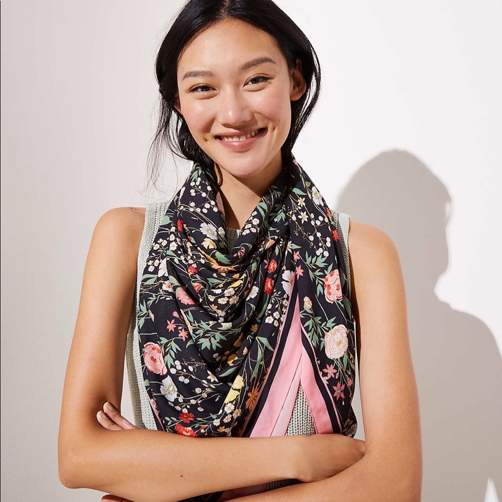 NWOT LOFT Bordered Flower Square Scarf